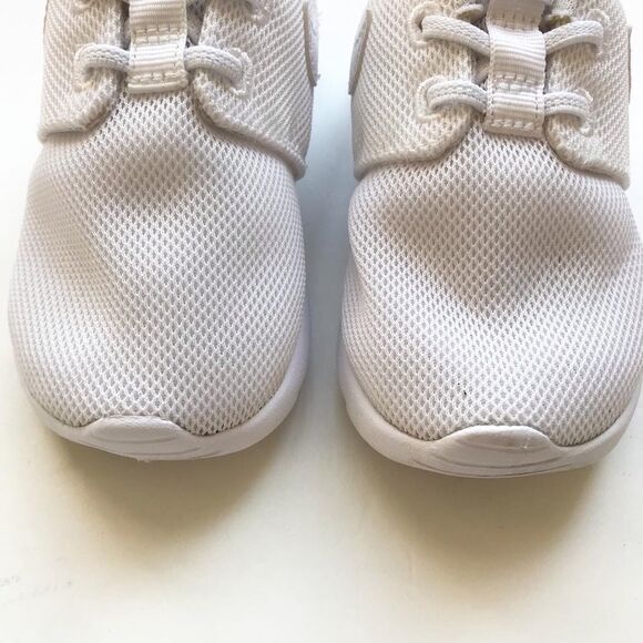 Nike white Roshe sneakers EUC size 8 - Picture 5 of 9